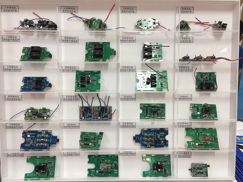 【大圣歸來】五金展圓滿結束，尊龍凱時人生就是搏展臺前賓客滿蓬